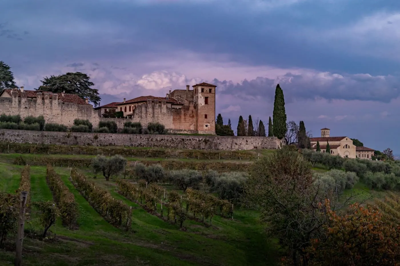La campagna intorno, verso sera